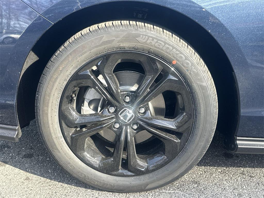 new 2025 Honda Accord car, priced at $30,409