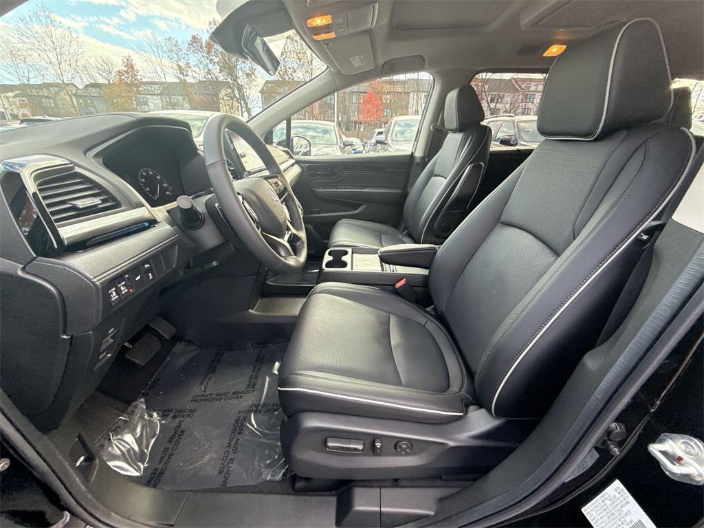 used 2025 Honda Odyssey car, priced at $45,499