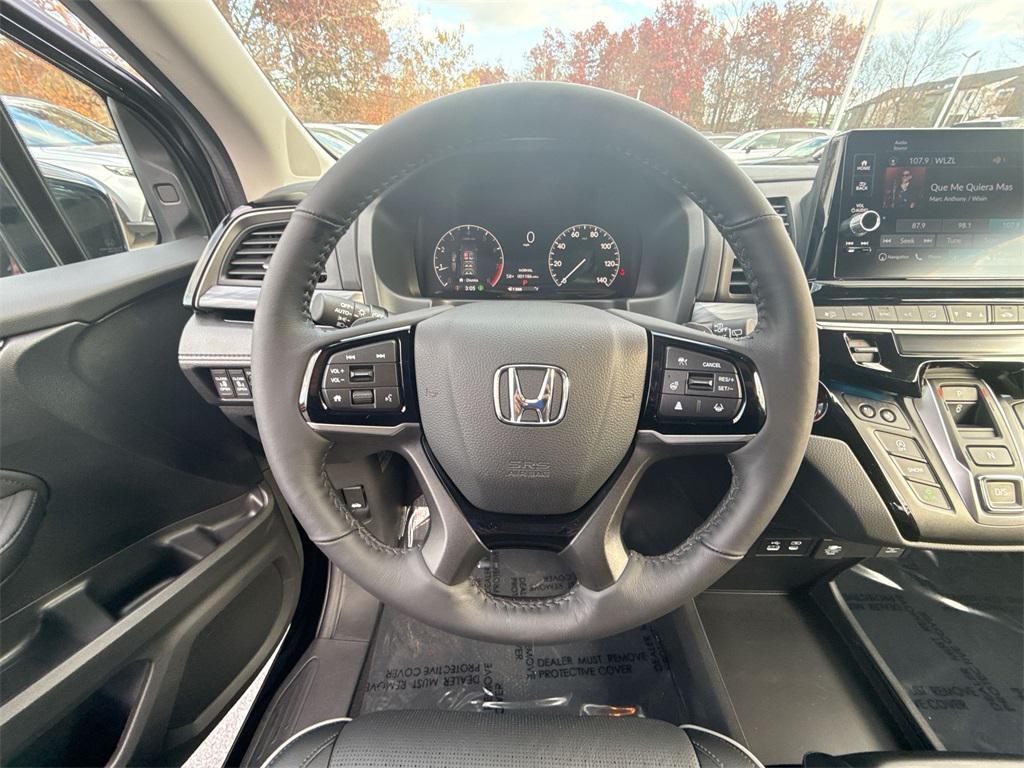 used 2025 Honda Odyssey car, priced at $45,499