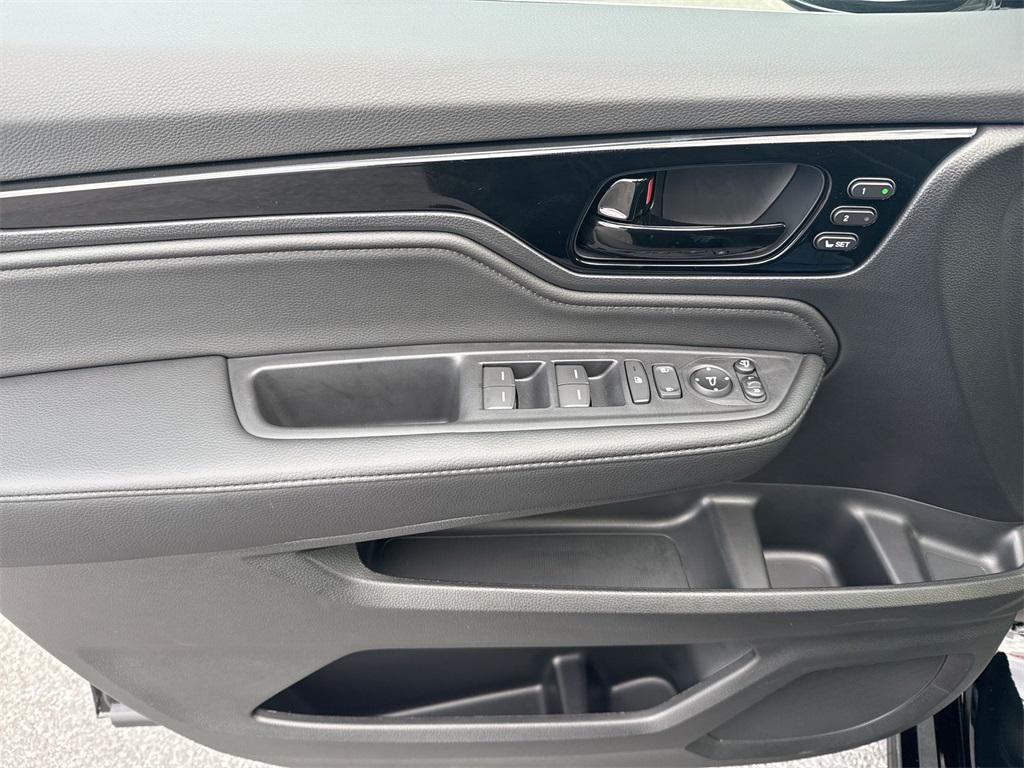 used 2025 Honda Odyssey car, priced at $45,499