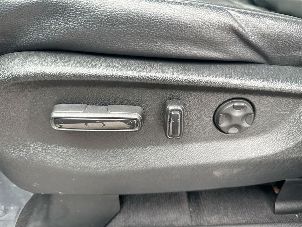 used 2023 Honda Odyssey car, priced at $28,995