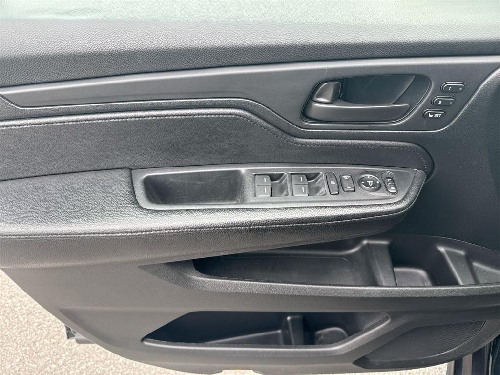 used 2023 Honda Odyssey car, priced at $28,995