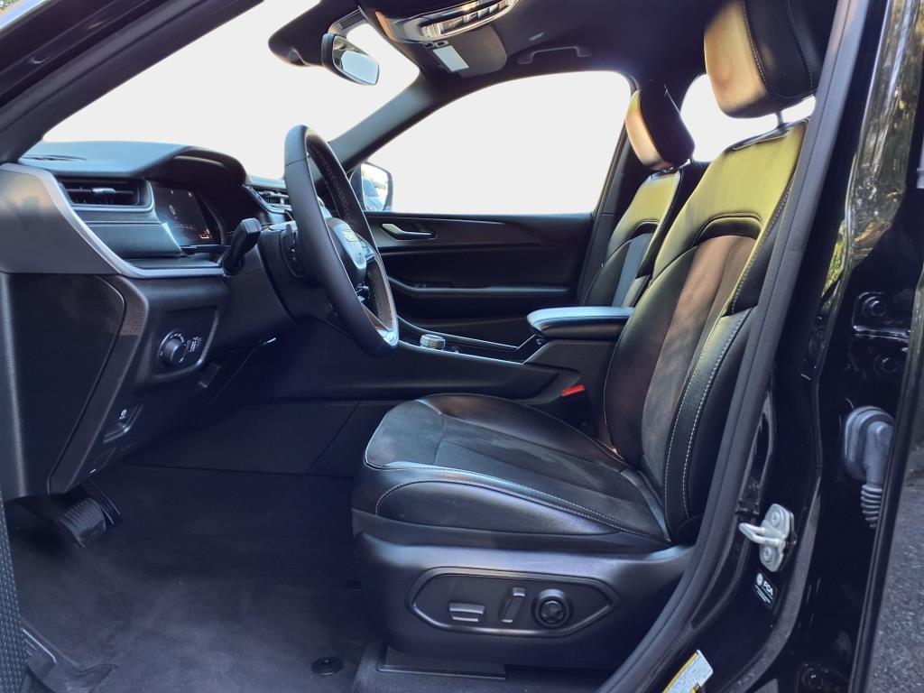 used 2024 Jeep Grand Cherokee L car, priced at $28,881
