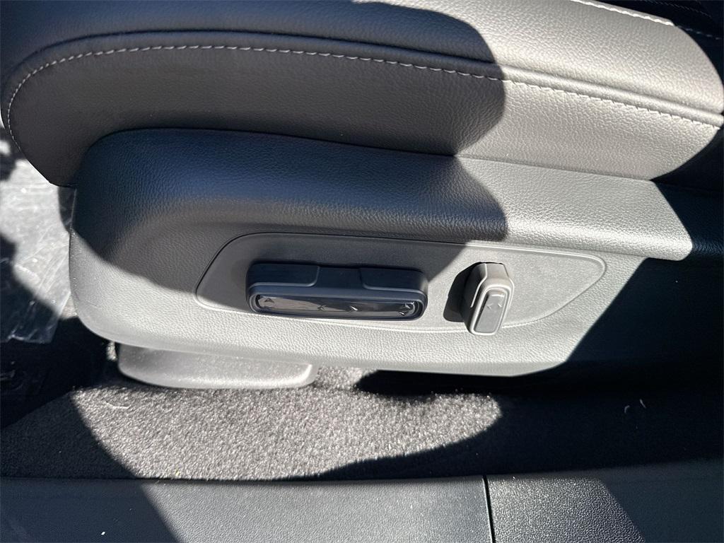 new 2026 Honda HR-V car, priced at $30,030