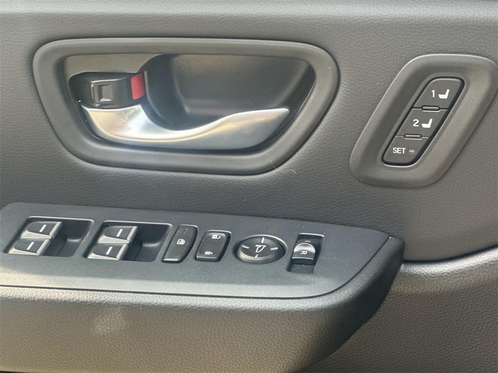 new 2025 Honda Pilot car, priced at $44,964