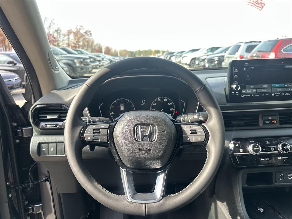 new 2025 Honda Pilot car, priced at $44,964
