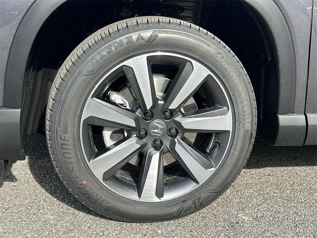 new 2025 Honda Pilot car, priced at $44,964