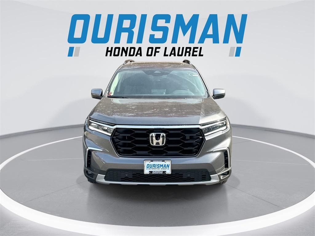 new 2025 Honda Pilot car, priced at $44,964