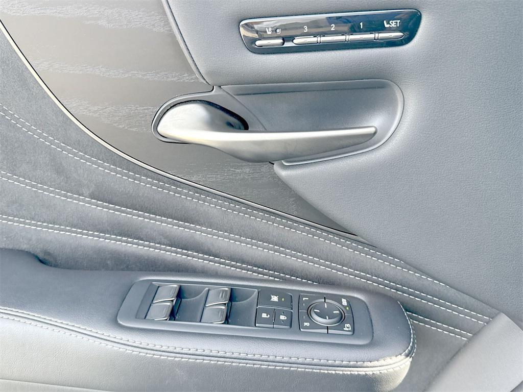 used 2021 Lexus LS 500 car, priced at $47,488