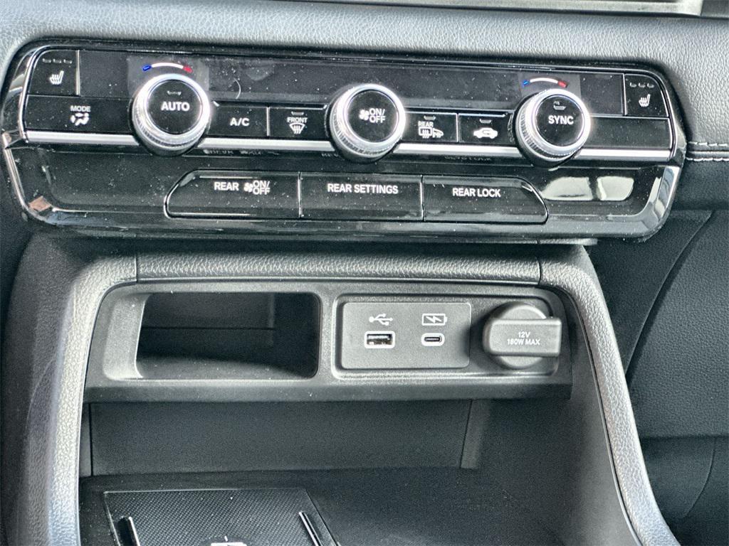 new 2025 Honda Pilot car, priced at $44,964