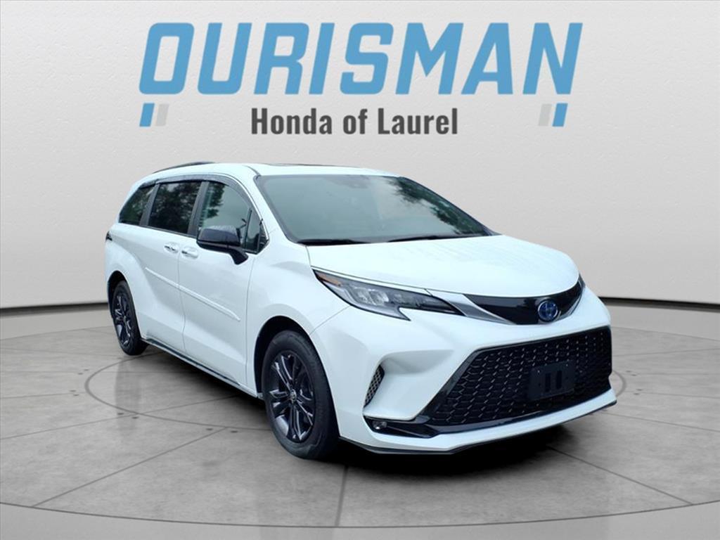 used 2024 Toyota Sienna car, priced at $49,020