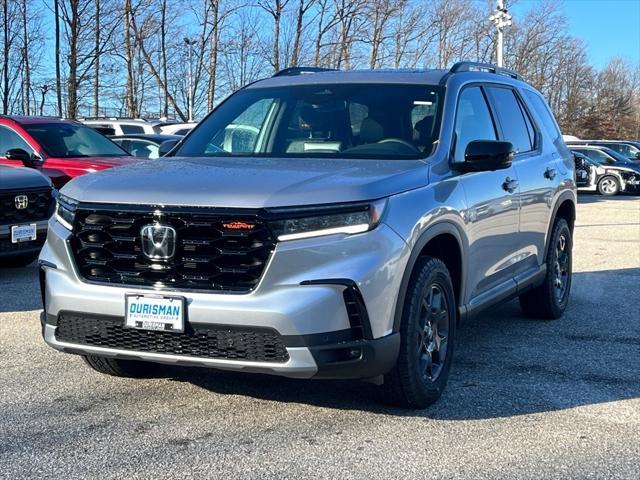 new 2025 Honda Pilot car, priced at $47,807