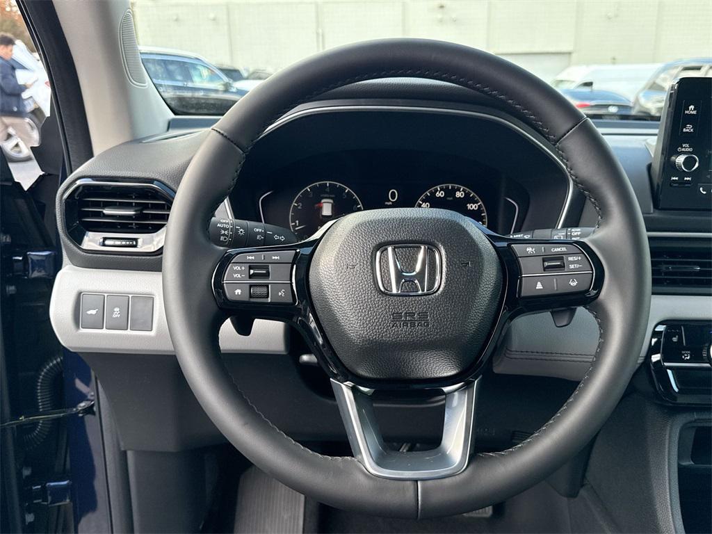 new 2025 Honda Pilot car, priced at $43,043
