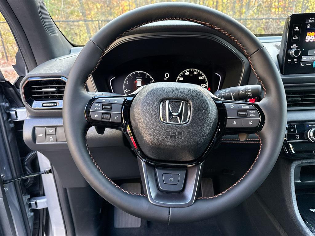 new 2025 Honda Pilot car, priced at $45,724