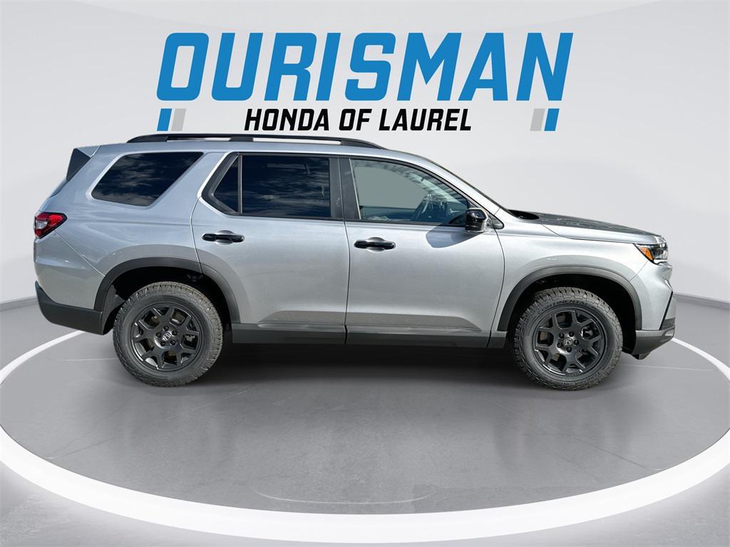 new 2025 Honda Pilot car, priced at $45,724
