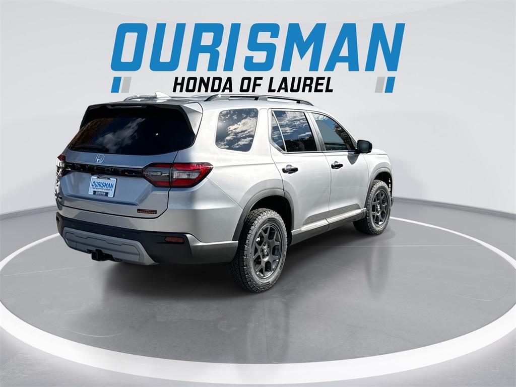 new 2025 Honda Pilot car, priced at $45,724