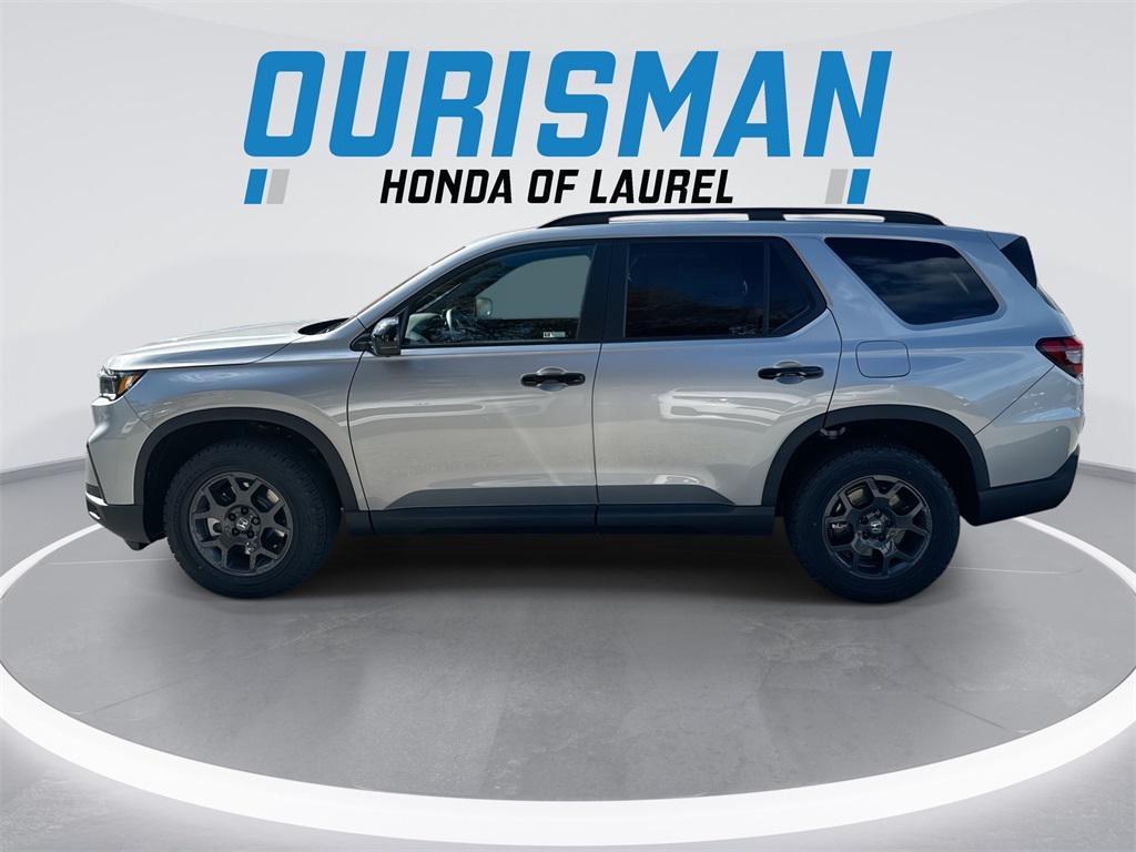 new 2025 Honda Pilot car, priced at $45,724