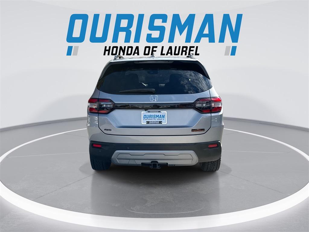 new 2025 Honda Pilot car, priced at $45,724