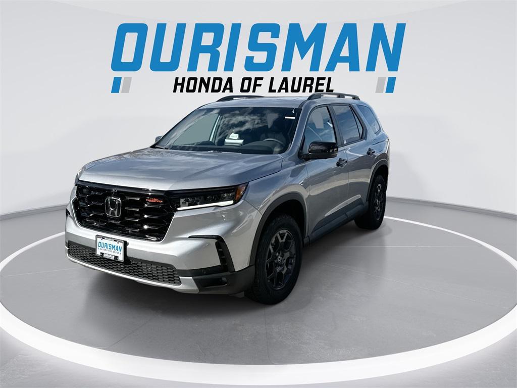 new 2025 Honda Pilot car, priced at $45,724