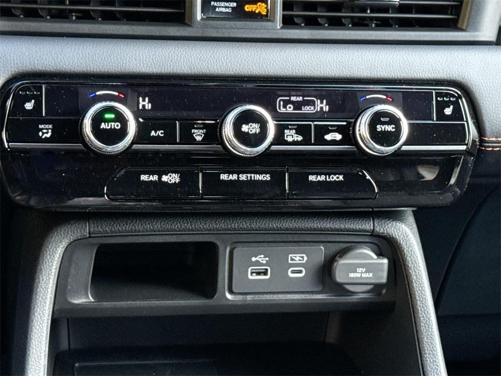 new 2025 Honda Pilot car, priced at $45,724