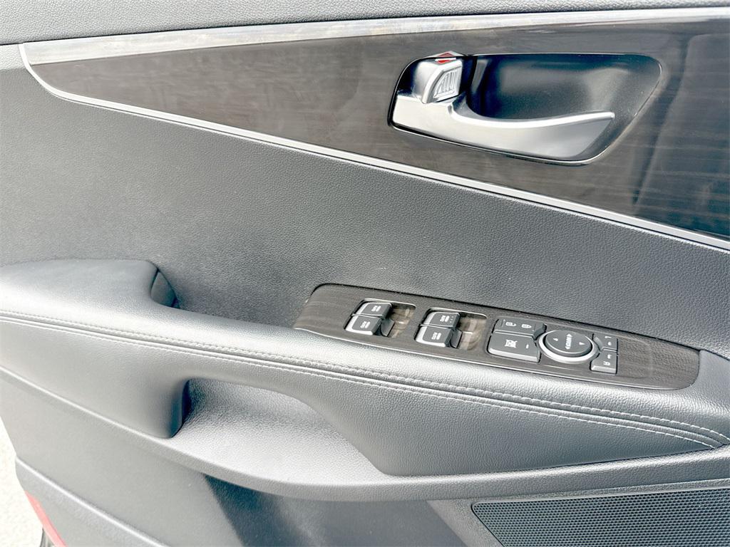 used 2019 Kia Sorento car, priced at $14,578
