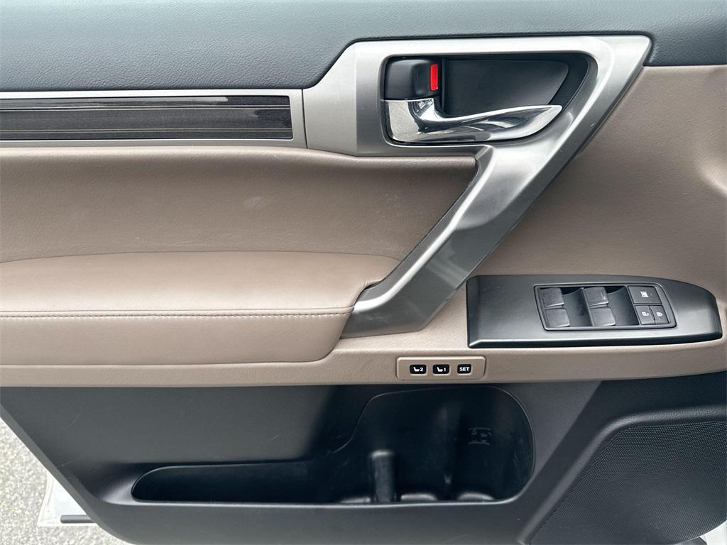 used 2022 Lexus GX 460 car, priced at $47,250