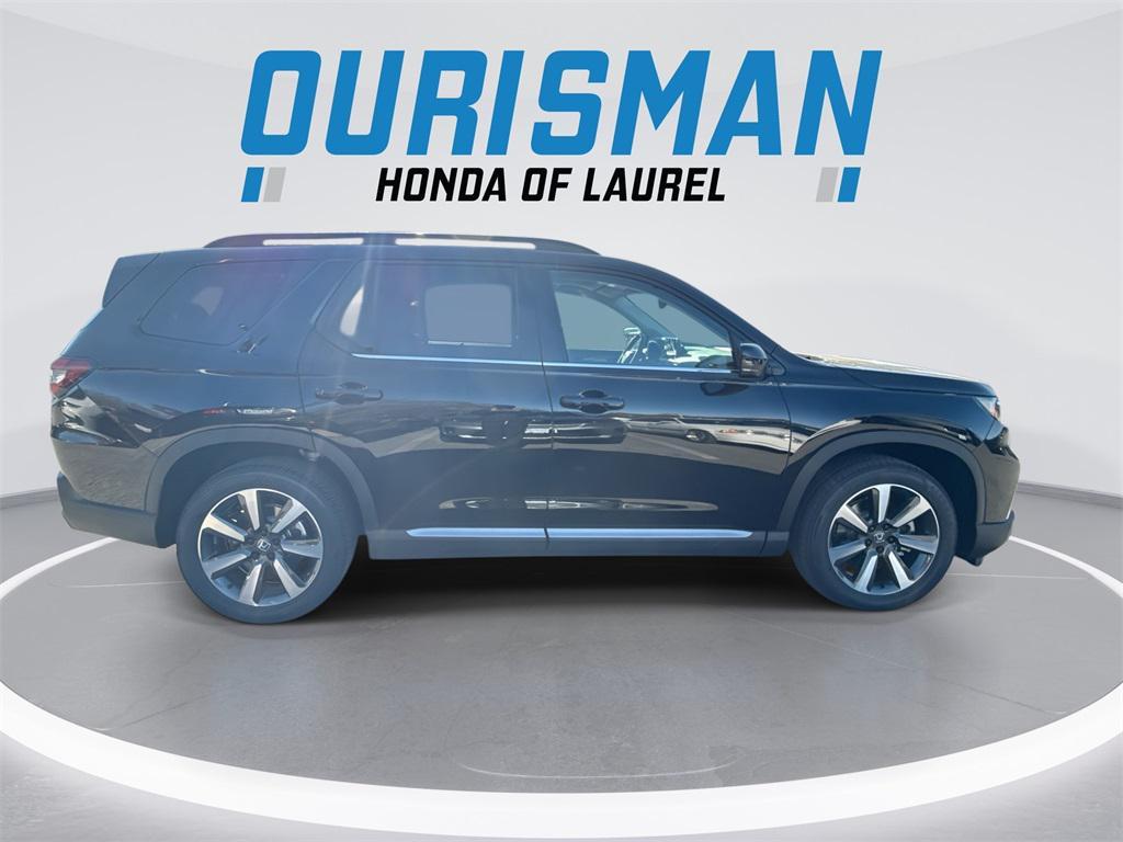 new 2025 Honda Pilot car, priced at $44,964