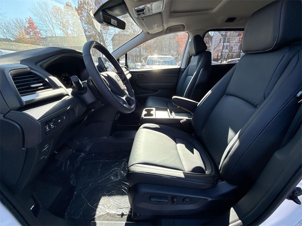 new 2026 Honda Odyssey car, priced at $41,259