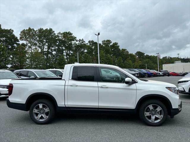 new 2025 Honda Ridgeline car, priced at $42,138