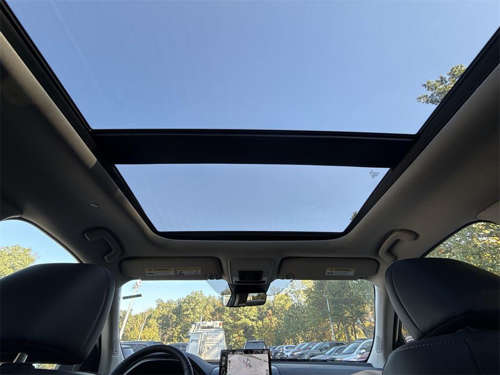 new 2025 Honda Pilot car, priced at $47,878