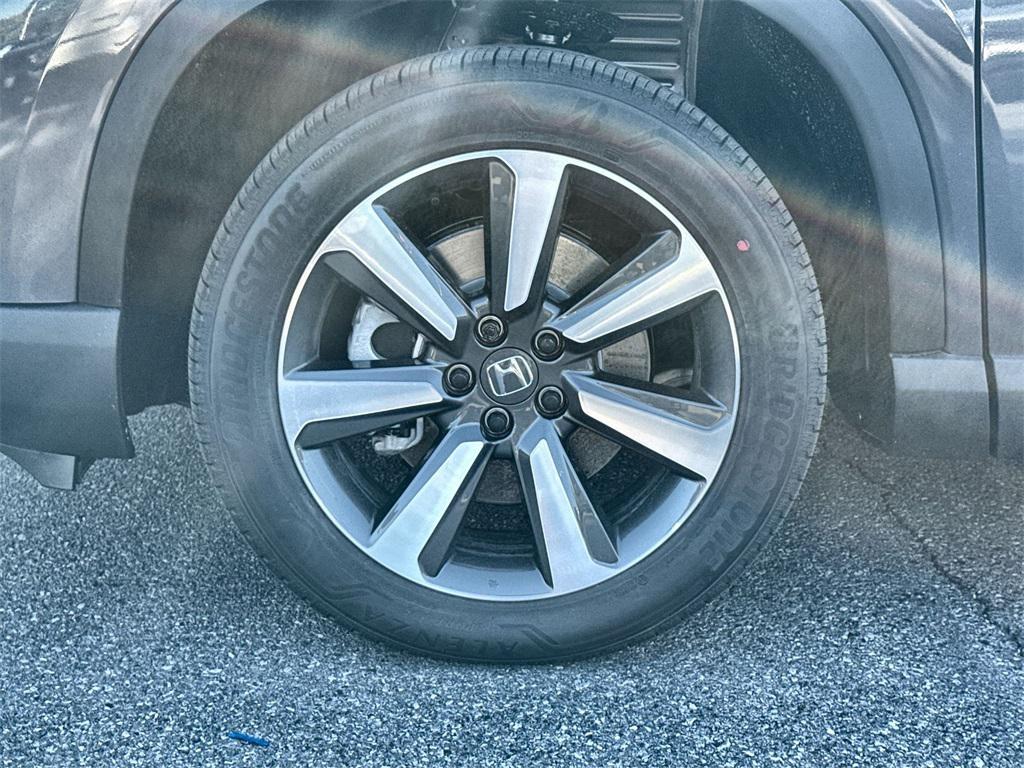 new 2025 Honda Pilot car, priced at $47,878