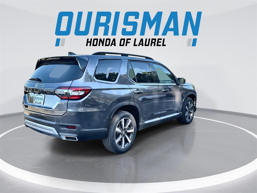 new 2025 Honda Pilot car, priced at $47,878