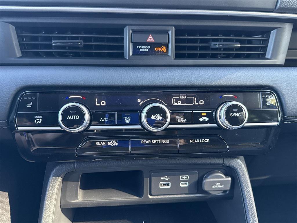 new 2025 Honda Pilot car, priced at $47,878