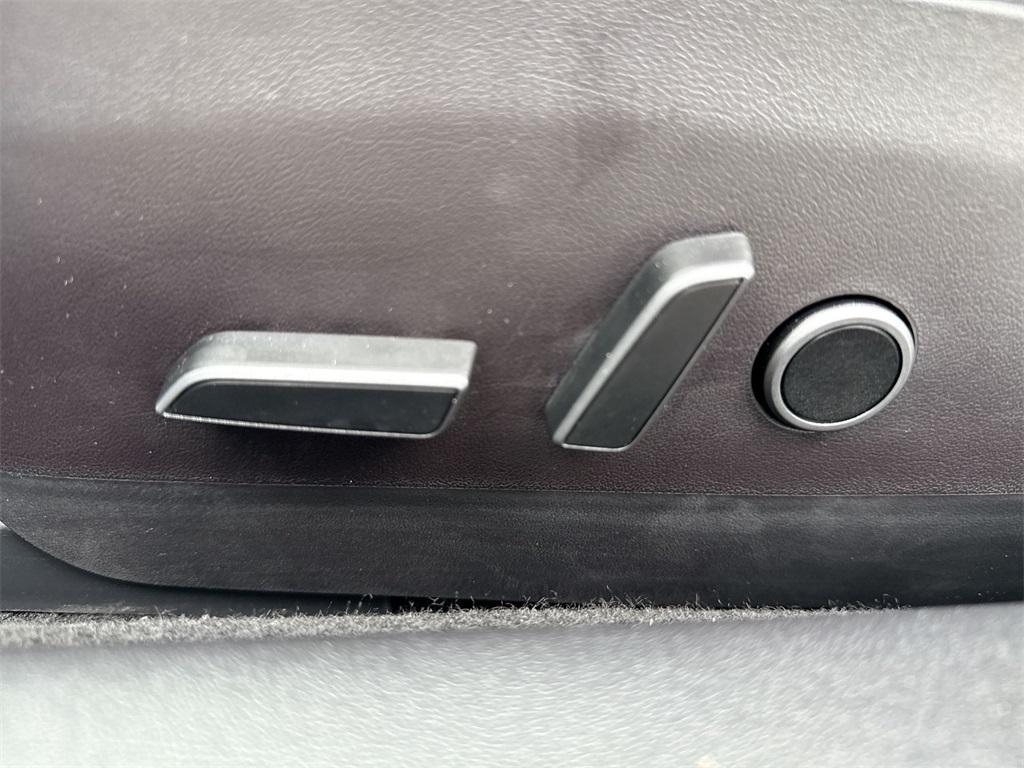 used 2022 Tesla Model 3 car, priced at $23,518