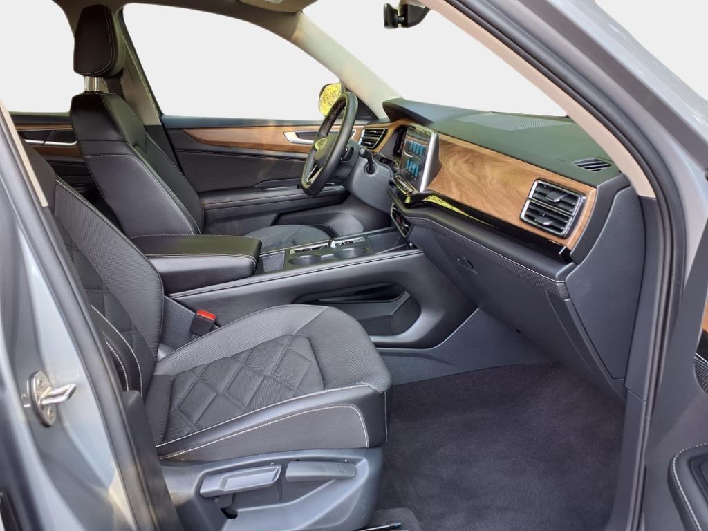 used 2024 Volkswagen Atlas car, priced at $31,500