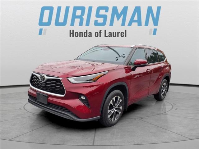 used 2021 Toyota Highlander car, priced at $28,000