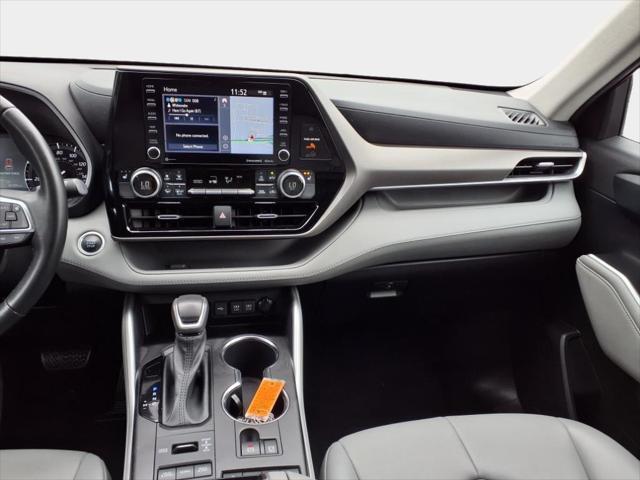 used 2021 Toyota Highlander car, priced at $28,000
