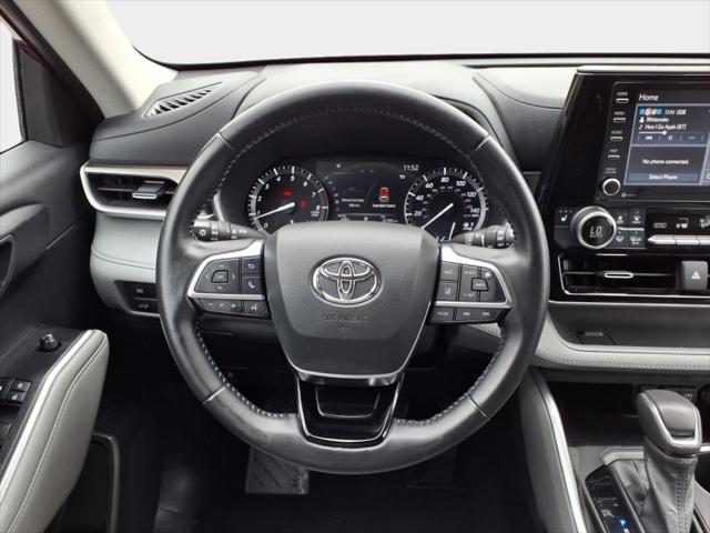 used 2021 Toyota Highlander car, priced at $28,000