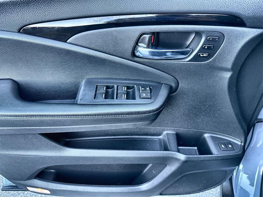 used 2022 Honda Pilot car, priced at $32,250