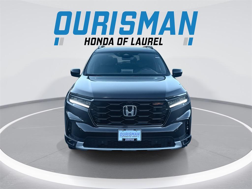 new 2025 Honda Pilot car, priced at $45,297