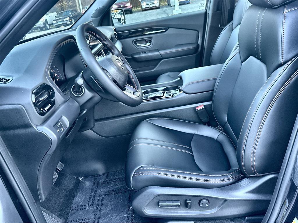 new 2025 Honda Pilot car, priced at $45,297