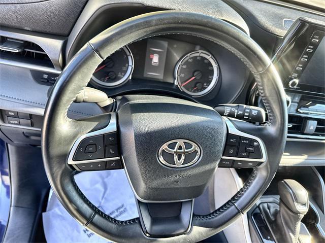 used 2022 Toyota Highlander car, priced at $29,600