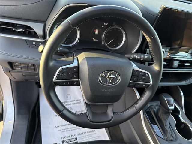 used 2024 Toyota Highlander car, priced at $41,500