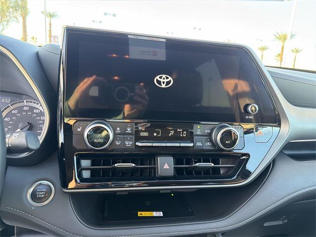 used 2024 Toyota Highlander car, priced at $41,500