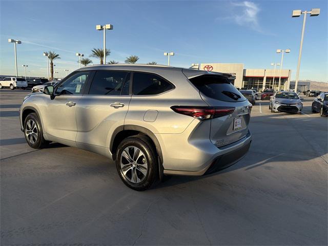 used 2024 Toyota Highlander car, priced at $41,500
