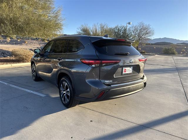 used 2022 Toyota Highlander car, priced at $37,750