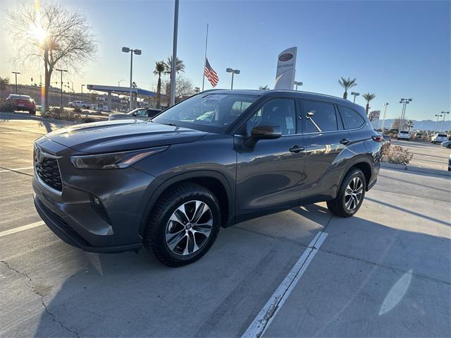 used 2022 Toyota Highlander car, priced at $37,750