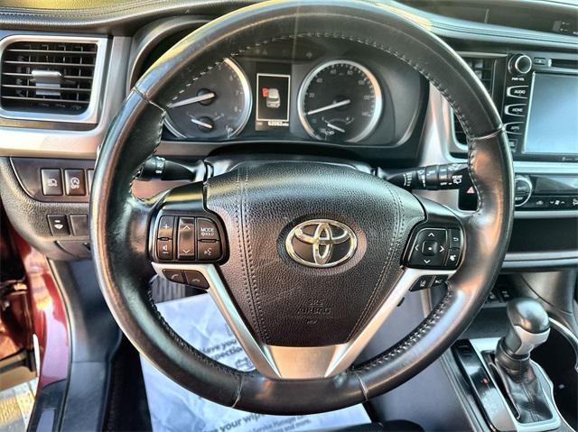 used 2019 Toyota Highlander car, priced at $29,700