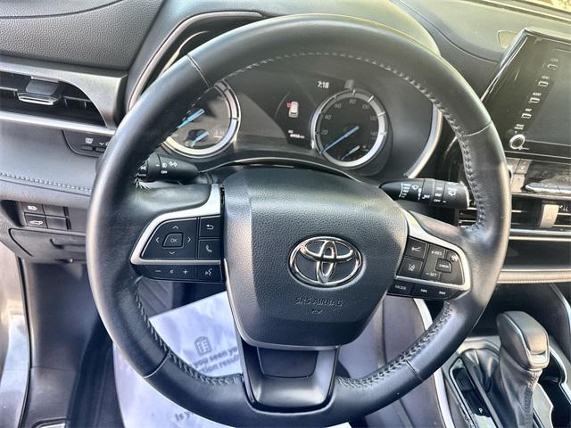 used 2022 Toyota Highlander Hybrid car, priced at $39,800