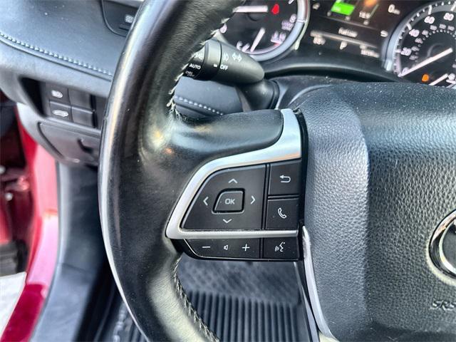 used 2022 Toyota Highlander car, priced at $34,200